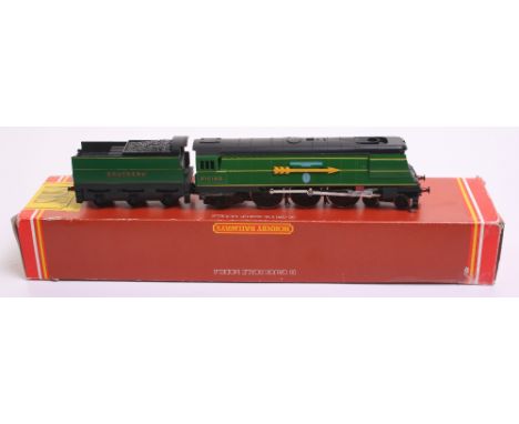 Hornby Railways 00 Gauge R.866 Southern 4-6-2 Locomotive ‘Fighter Pilot’ 21C155 in excellent untested condition (one front li