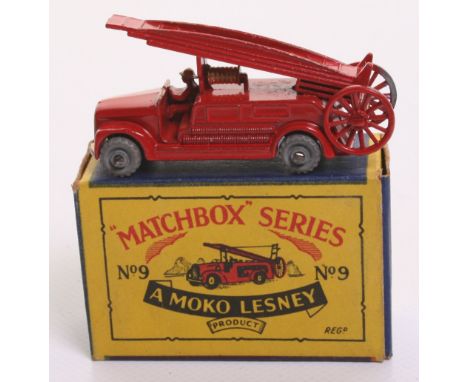 Matchbox Moko Lesney 9b Dennis Fire Engine , red, gold trim, metal wheels  in near mint condition, with a  B2  box complete w