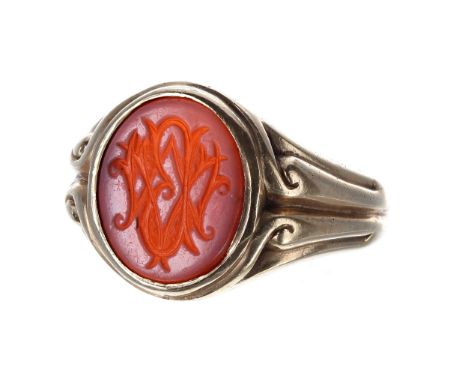 Late Victorian gentleman's 15ct&nbsp;sardonyx intaglio ring, Chester 1897, 16mm, 8.1gm, ring size U 
