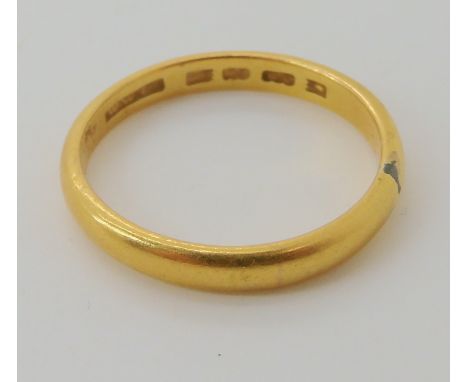 A 22ct gold wedding ring, hallmarked London 1885, size Q, weight 4gms Condition Report: Available upon request