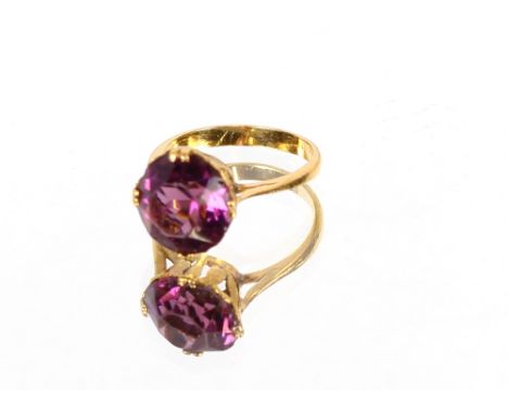 A 9 carat gold and amethyst set ring