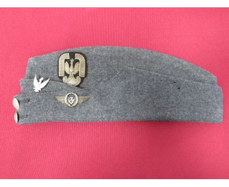 RAF Polish Air Force OR’s Forage Capblue grey, woollen crown, body and curtain.  Two front white metal Polish Forces buttons.