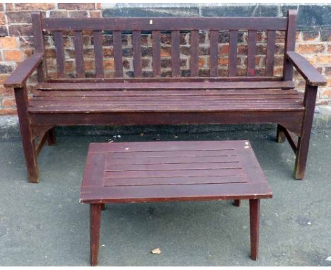 Wooden garden bench and table. Condition report: see terms and conditions