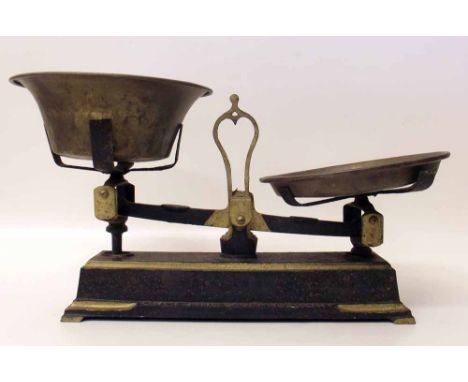 Set of balance scales. Condition report: see terms and conditions