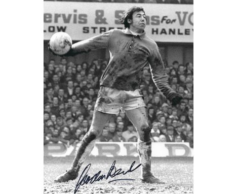 Football Gordon Banks Signed 10x8 Colour Photo. Signed in black ink. Good Signature. Good condition Est.