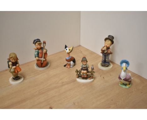 A Beswick Pottery Beatrix Potter figure Jemima Puddleduck, with gold circular backstamp, some crazing, sold along with a grou