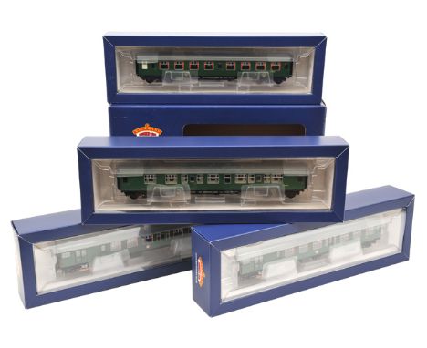 A Bachmann class 411 four car EMU set. (31-425A). In late Southern Region green livery, RN 7141. Boxed, minor wear. Contents 