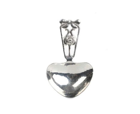 GEORGE V SILVER ARTS AND CRAFTS TEA CADDY SPOON,  MAKER A.E. JONES, BIRMINGHAM 1913 with hammEred, heart shaped bowl and an o