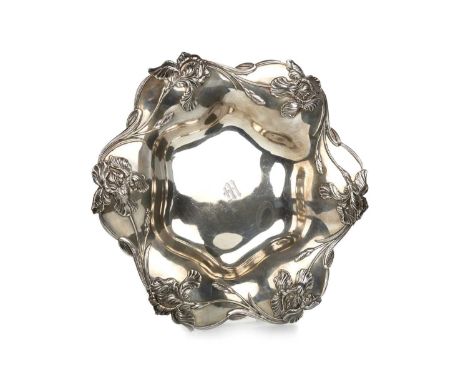 AMERICAN SILVER ART NOUVEAU STYLE FRUIT BASKET, LATE 19TH CENTURY  of shaped circular form with floral decoration in relief, 