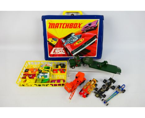Matchbox - Corgi - A Matchbox carry case with plastic trays containing 10 matchbox cars inside. Also in this lot are 5 unboxe