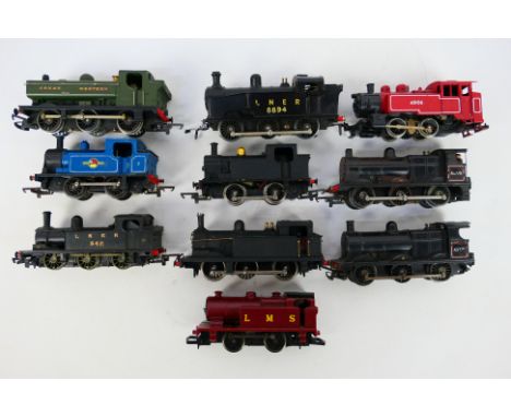 Hornby - Mainline -Tri-ang - An unboxed OO gauge siding of 10 steam locomotives in playworn condition. Lot includes Tri-ang C