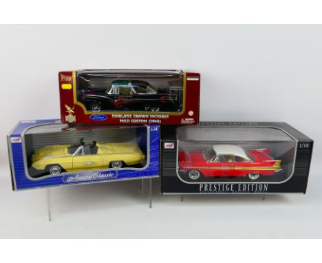 Road Legends - Anson - Three boxed 1:18 scale American diecast model cars. Lot consists of Road Legends #92139 Fairlane Crown