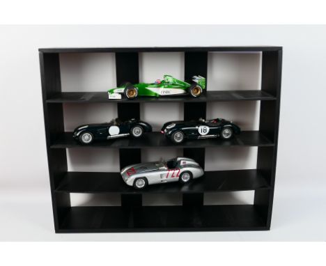 Auto Art - Maisto - Hot Wheels - A set of wooden open shelves in black with 4 x unboxed 1:18 scale cars, 2 x Auto Art Jaguar 