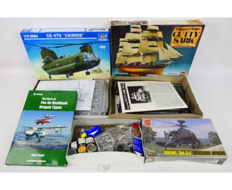 Airfix - Trumperer - Revell - A collection of three plastic kits including 1/72 Scale CH-47D "Chinook"(01622), a 1/72 Scale B