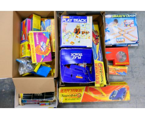 Matchbox Superfast - A large quantity of boxed and unboxed mainly Matchbox Superfast Track. Lot includes Matchbox Superfast S