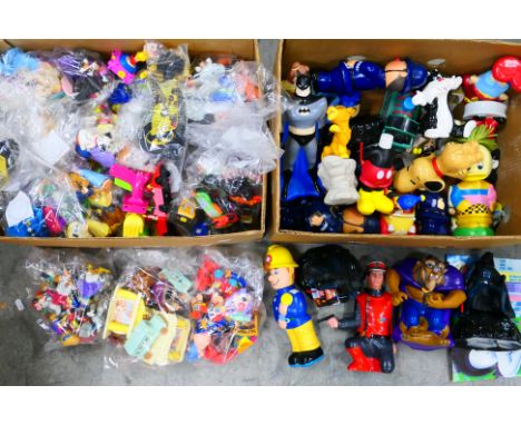 McDonalds, Burger King, Disney - A large group of collectible of Disney and Fast Food / Promotional action figures and toys, 