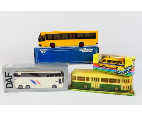 Tekno - Daria - AHC Models (Pilen) - Norev - Four boxed Continental diecast and plastic model buses in various scales. Lot in