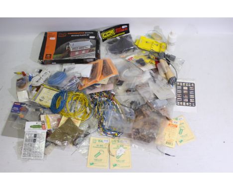 Gaugemaster, Gilbow, Peco, Kadee, Meccano, Other - A lot including mixed model railway spares and components. Lot includes an