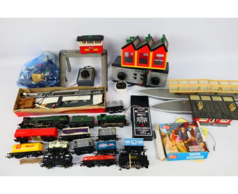 Hornby - H And M - A collection of OO gauge items including a H And M Duette controller, station buildings, an 0-6-0 GWR tank
