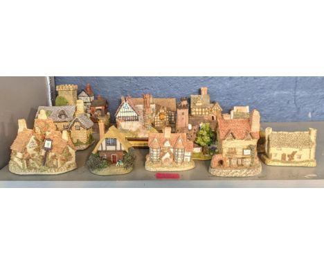 A mixed lot of collectibles to include Lilliput Lane cottages and other buildings, a large collection of ceramic and pottery 