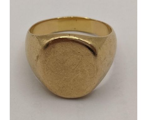 A yellow metal gentleman's signet ring, stamped 18ct 15.7gLocation: 