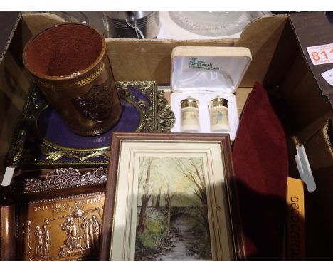 Mixed items to include ceramic cruet, picture frames etc. Not available for in-house P&amp;P 