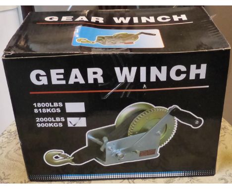 New and unused 2000lb manual gear winch. P&amp;P Group 1 (£14+VAT for the first lot and £1+VAT for subsequent lots) 