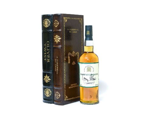 House of Commons 8 Year Old Malt Scotch Whsiky, blend, signed by Tony Blair, with accompanying letter, 40% vol 70cl, in faux 