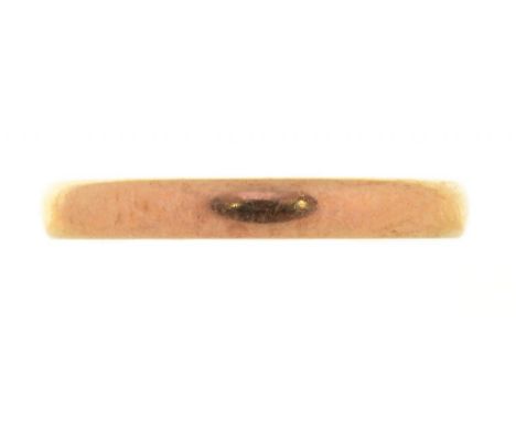 A 9CT GOLD WEDDING RING, LONDON 1945, 2.1G, SIZE I½++GOOD CONDITION