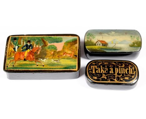 A VICTORIAN PAPIER MACHE SNUFF BOX, THE LID PRINTED AND PAINTED WITH A DEER HUNT, 9CM L, A SMALLER VICTORIAN PAPIER MACHE SNU