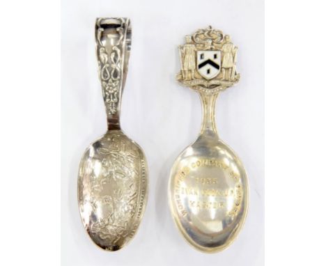 AN EDWARD VII 'HEY DIDDLE DIDDLE' NURSERY RHYME BABY'S SPOON, BIRMINGHAM 1908 AND AN UNUSUAL SILVER AND ENAMEL SILVER JUBILEE