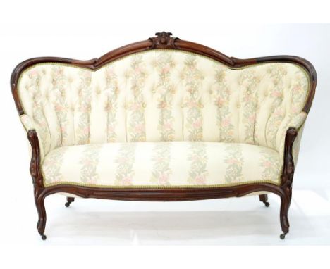 A CARVED MAHOGANY SOFA, EARLY 20TH C, 177CM W