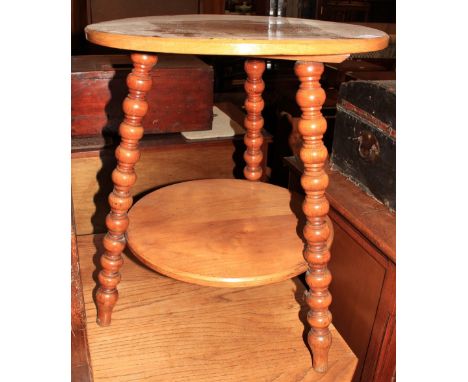 A 19th Century fruitwood cricket table on bobbin turned legs. 20 ½' diam. 