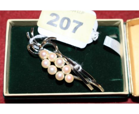 A silver and cultured pearl brooch
