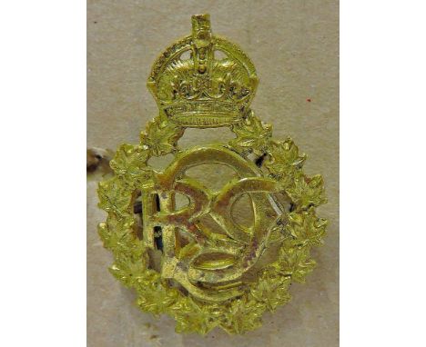 Royal Canadian Army Dental corps WWII Cap badge, KC (Brass)