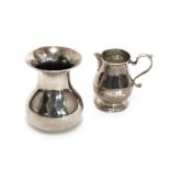 Kleine Vase und Milchkännchen. London, 1734/35, Ralph Maidman u.a. | Silber.