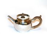 Kleine Teekanne. London, 1901/ 1902 | Silber.