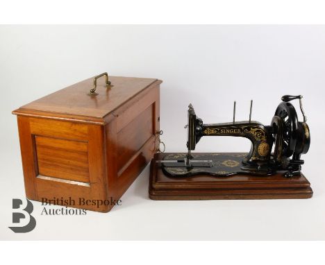 Vintage Singer sewing machine, property of Rose Beckett who ran Winchcombe Pottery (when it was known as Greet Potteries) in 