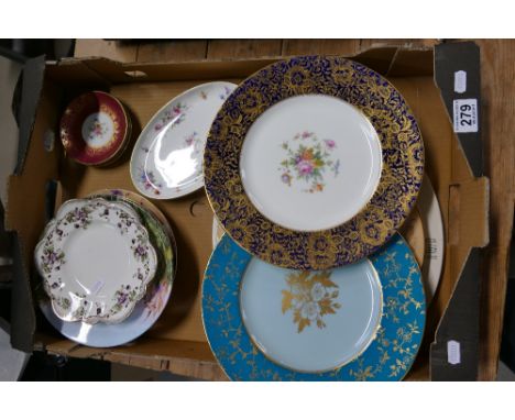 A mixed collection of ceramic items to include Minton hand decorated cabinet plates, pin trays, ovals and a quantity of Royal