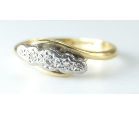 18ct gold diamond ring size K, 2.9 grams