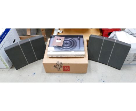 Bang and Olufsen Beocenter 2800 (MCC 3000 stylus) record player together with matching RL45 speakers ( slight marks to perspe