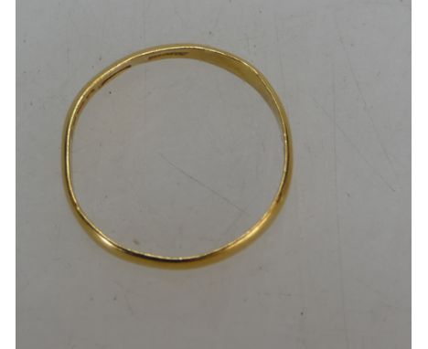 22ct. gold Wedding ring / band. Size N1/2  1.7g