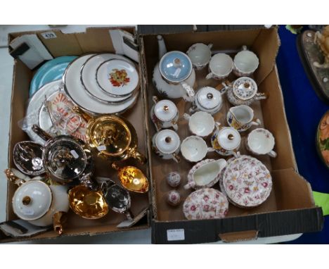 A mixed collection of items to include Royal Winton metalised teapots with matching cream and sugar bowls, unbranded floral p