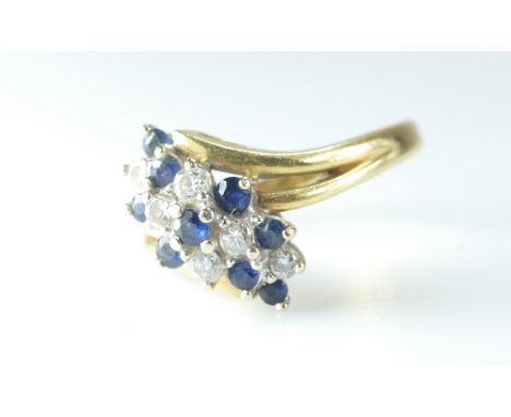 18ct gold diamond & sapphire cluster ring size M, 4.3 grams