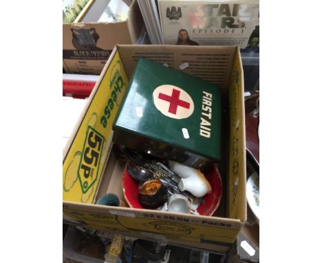 BOX CHINA AND FIRST AID BOX    T3