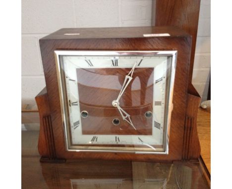 WESTMINSTER CHIME OAK MANTEL CLOCK. W28CM