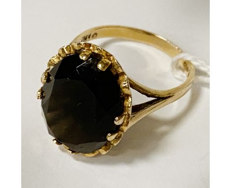 9CT GOLD SMOKY QUARTZ RING SIZE Q/R - 6 GRAMS APPROX