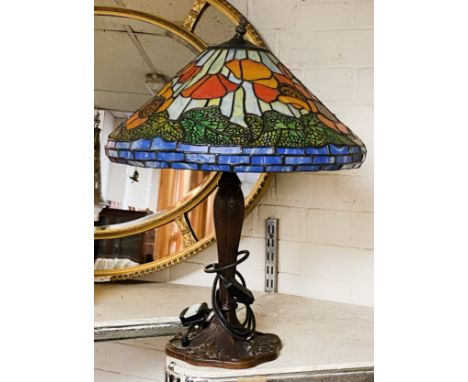 TIFFANY STYLE LAMP