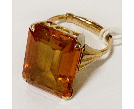 9 CARAT GOLD CITRINE  RING - RING SIZE P - 9.4 GRAMS TOTAL APPROX