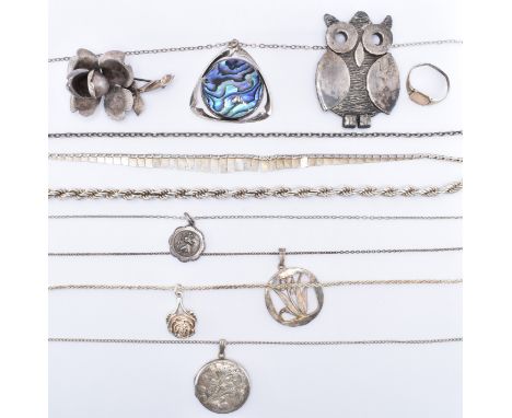 A collection of silver jewellery to include a rope twist necklace chain (marked 925, 18 inches), a locket pendant, silver St 